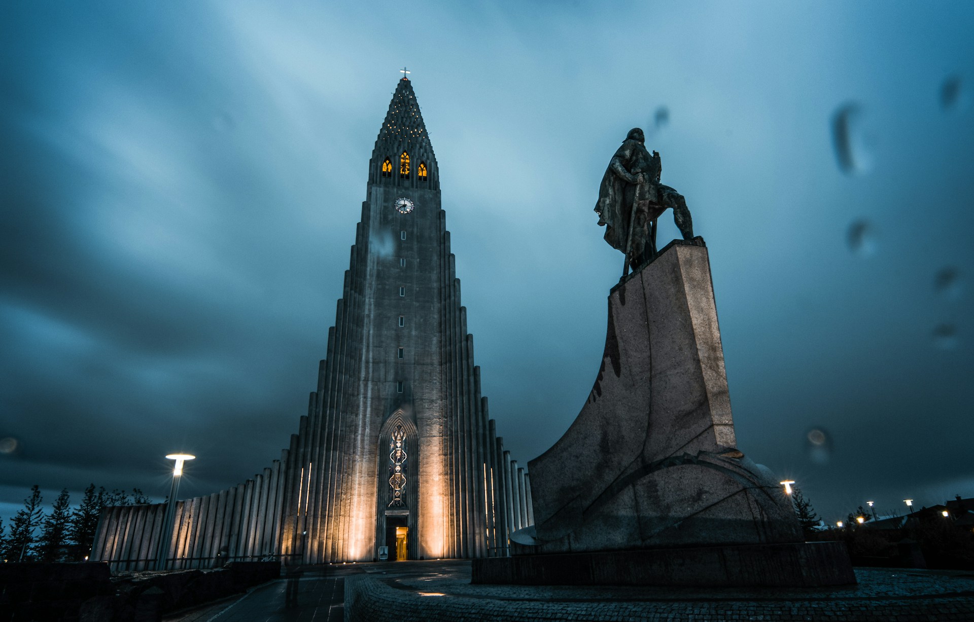 Hallgrímskirkja: Reykjavík’s Iconic Landmark – A Complete Guide for Grand Hótel Reykjavík Guests